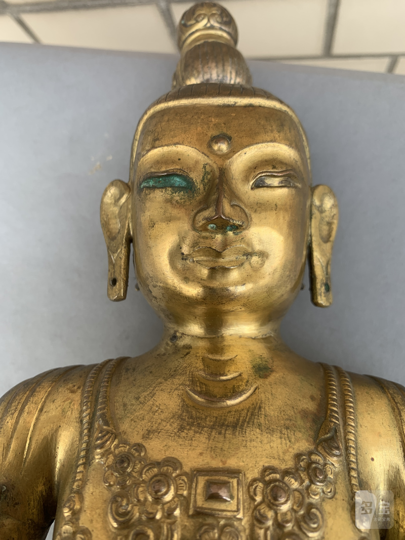 A gilt-repoussé figure of Amitayus - 图14